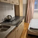 Tanie Spanie Wilda - Zameldowanie Bezobsługowe - Hostel *