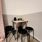Tanie Spanie Wilda - Zameldowanie Bezobsługowe - *