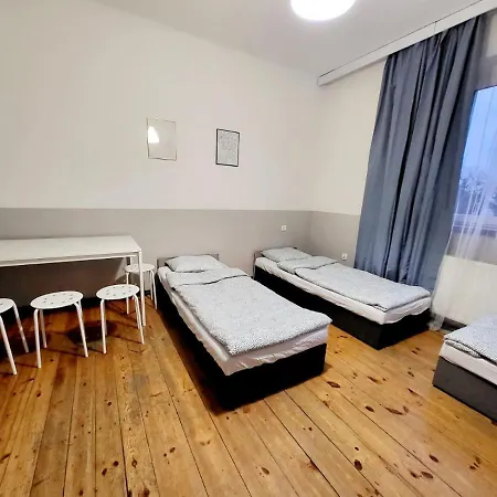 Hostal Tanie Spanie Wilda - Zameldowanie Bezobslugowe - *