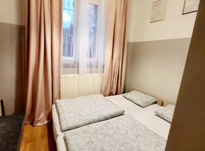 Auberge de jeunesse Tanie Spanie Wilda - Zameldowanie Bezobslugowe - *