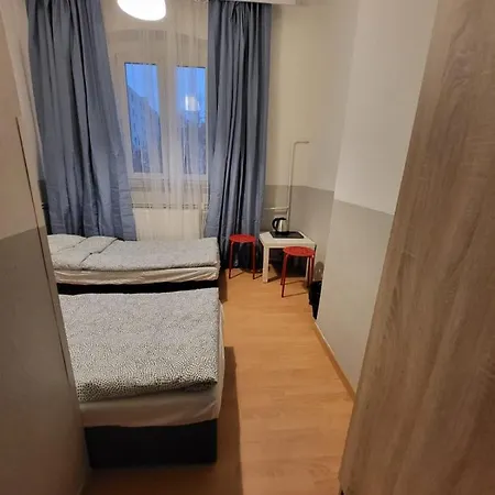 Tanie Spanie Wilda - Zameldowanie Bezobslugowe - Hostel *