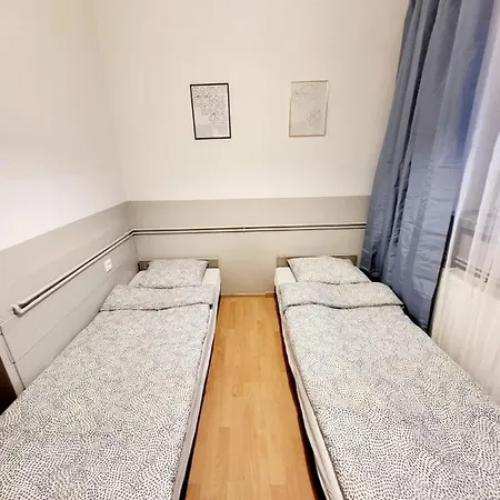 Tanie Spanie Wilda - Zameldowanie Bezobslugowe - بيت شباب *